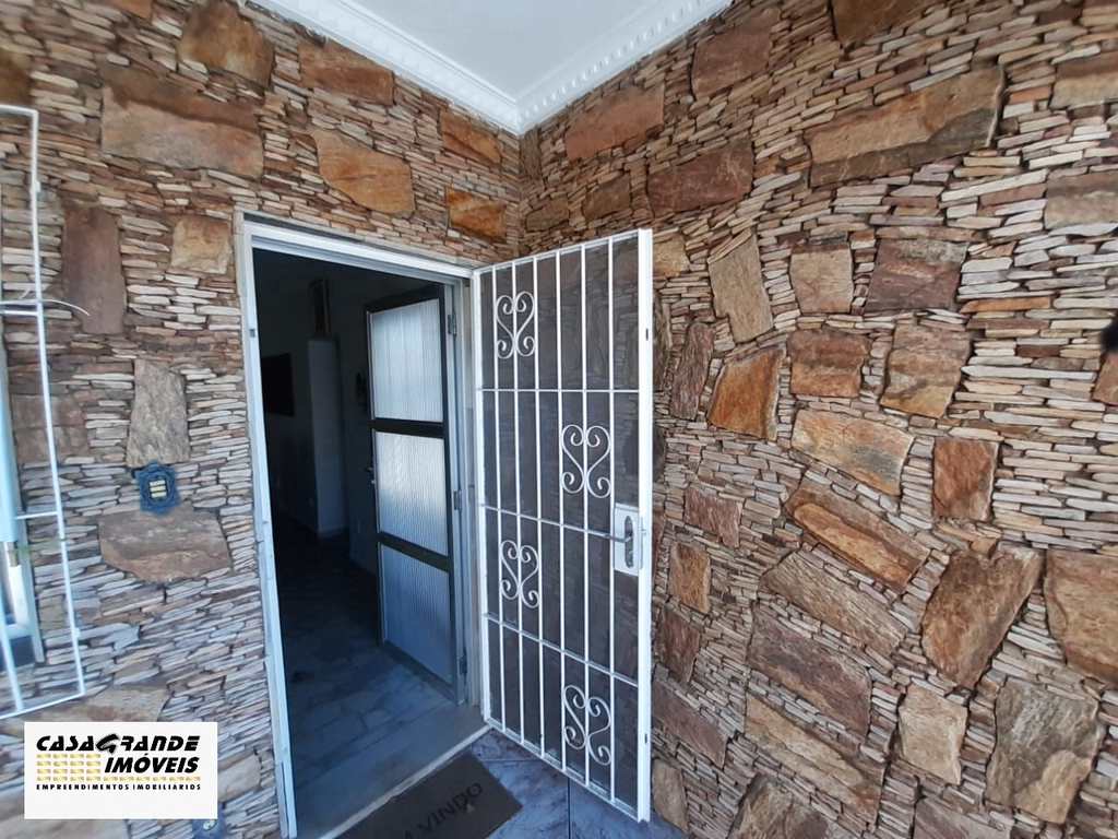 Casa em Praia Grande, no bairro CaiÃ§ara