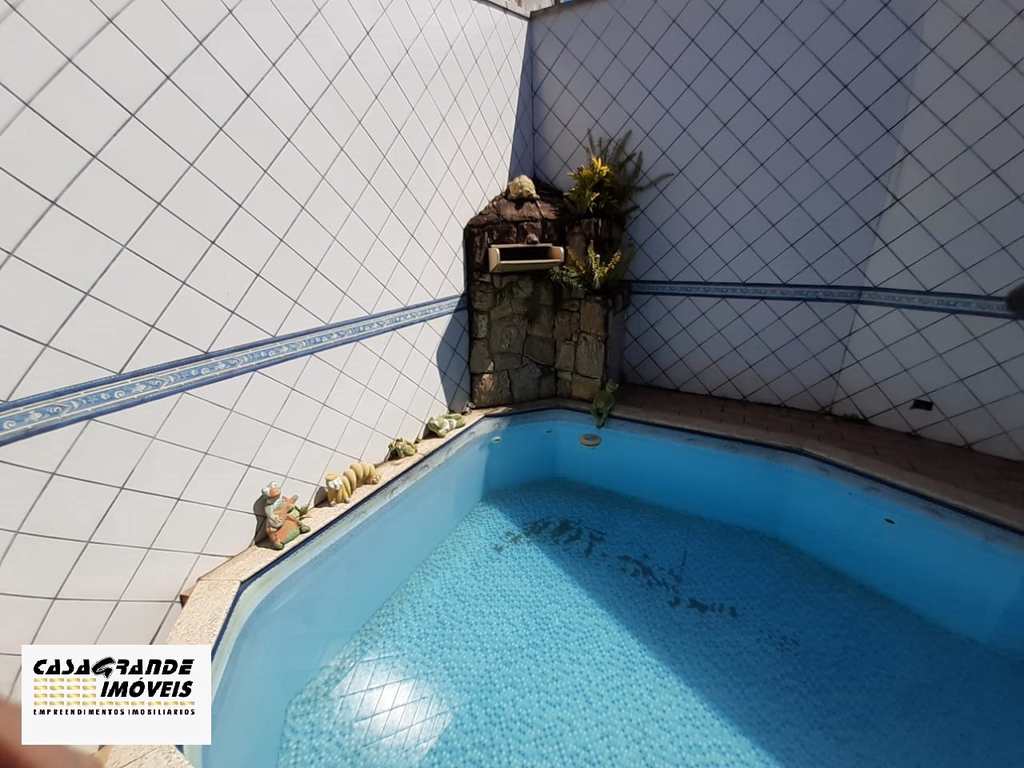 Casa em Praia Grande, no bairro CaiÃ§ara