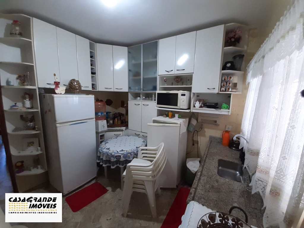 Casa em Praia Grande, no bairro CaiÃ§ara