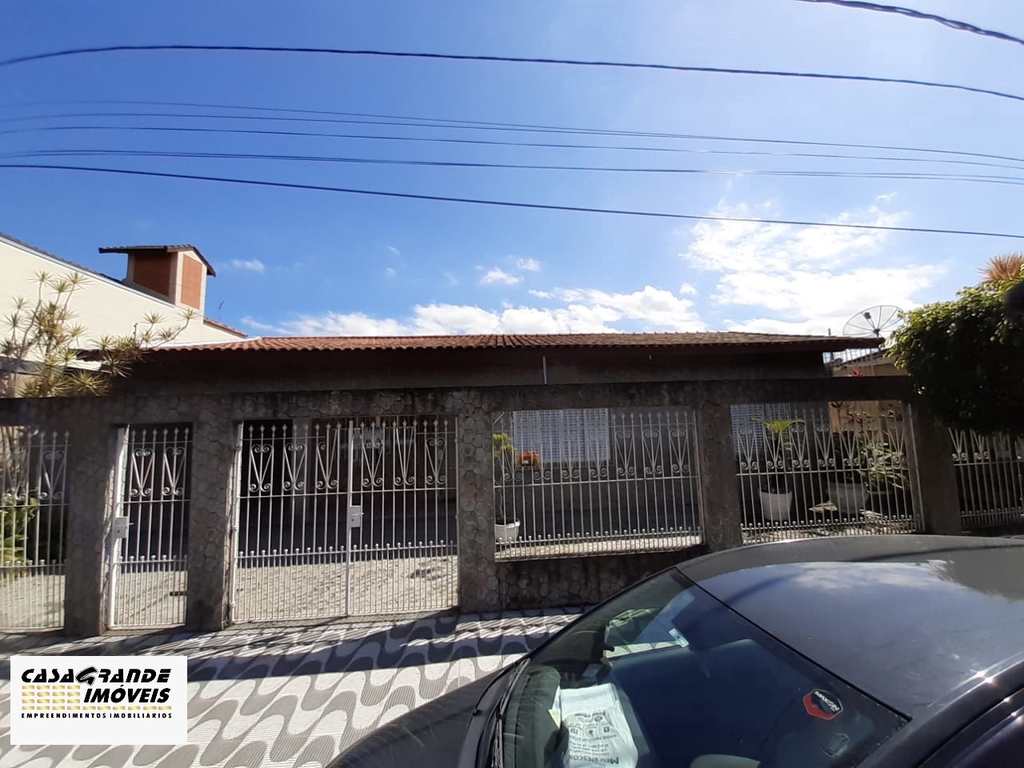 Casa em Praia Grande, no bairro CaiÃ§ara