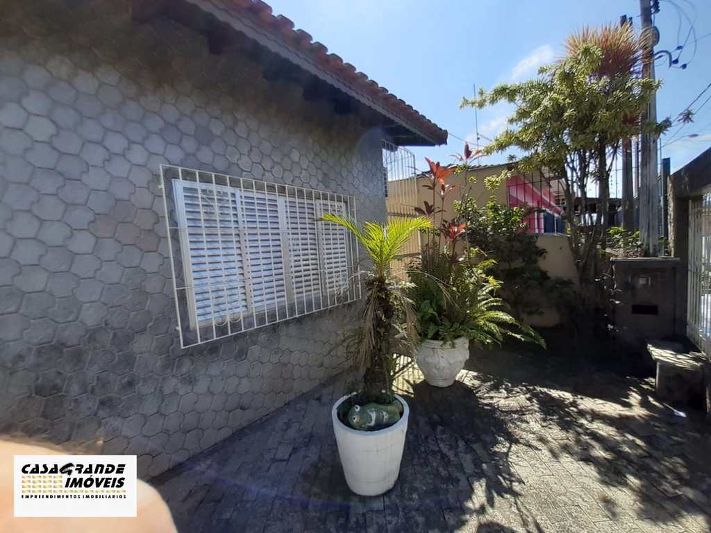 Casa em Praia Grande, no bairro CaiÃ§ara