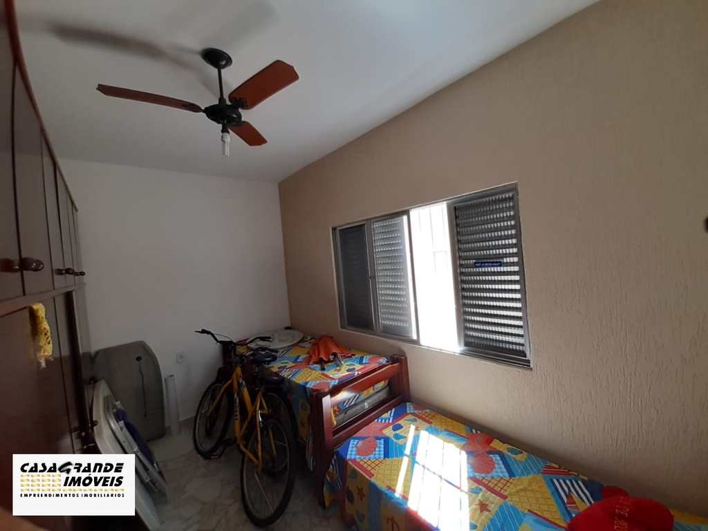 Casa em Praia Grande, no bairro CaiÃ§ara