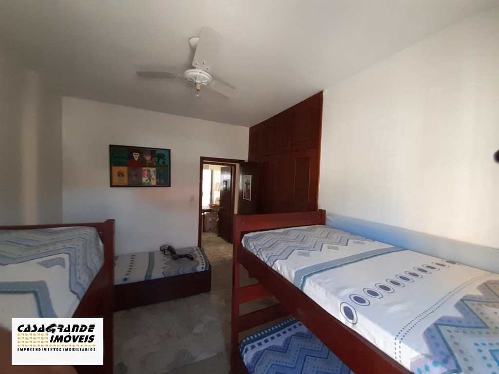 Casa em Praia Grande, no bairro CaiÃ§ara