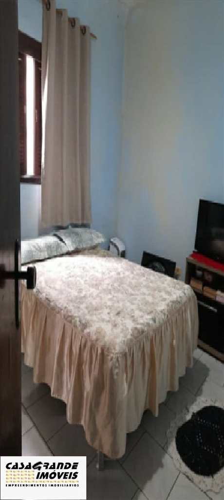 Casa em Praia Grande, no bairro Tupi