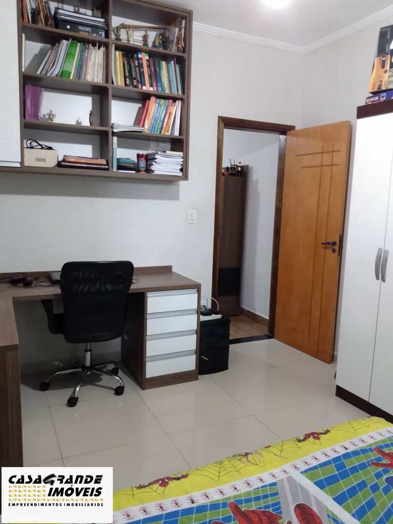 Casa em Praia Grande, no bairro CaiÃ§ara