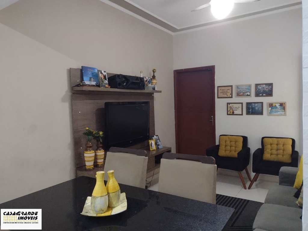 Casa em Praia Grande, no bairro Mirim