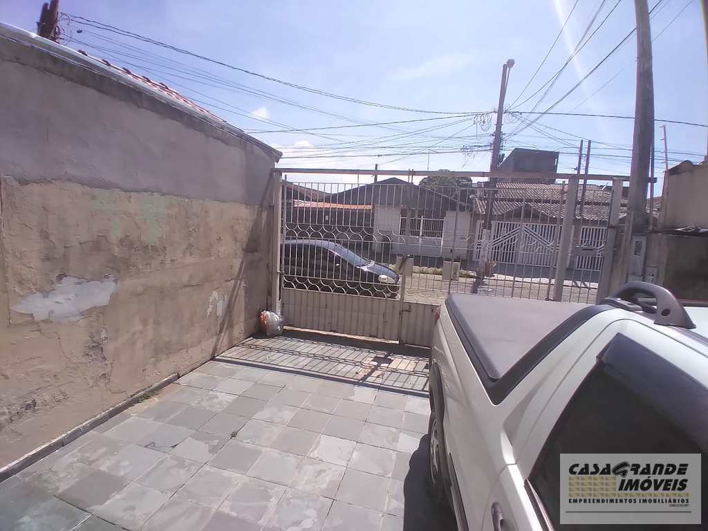 Casa em Praia Grande, no bairro Mirim