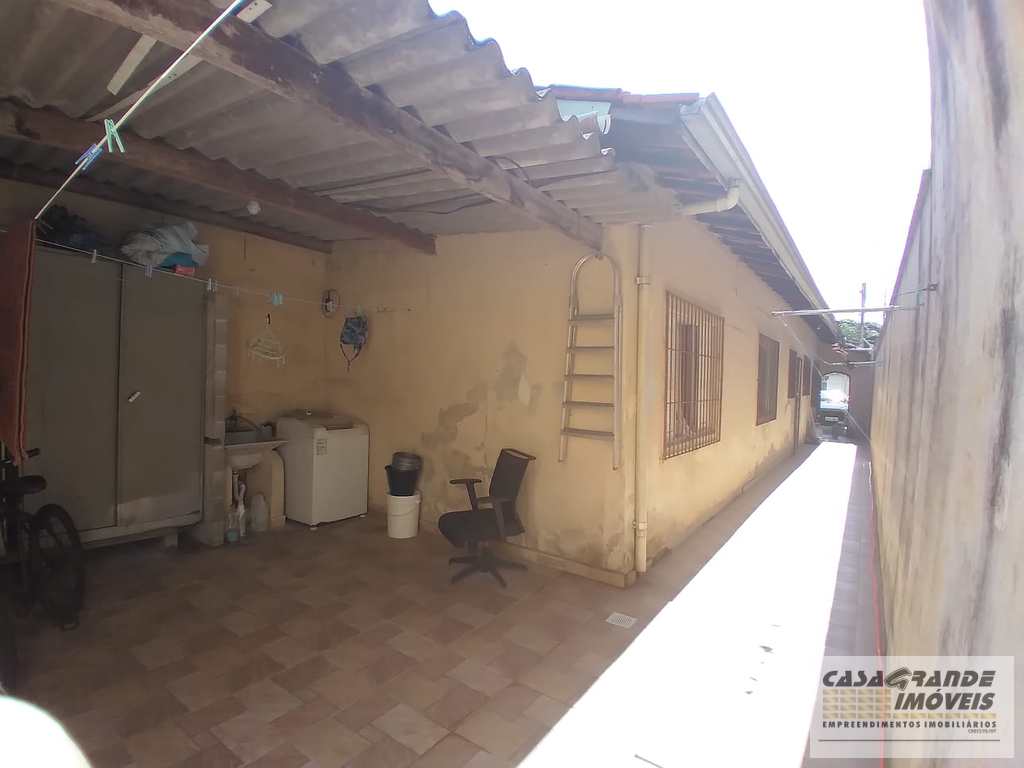 Casa em Praia Grande, no bairro Mirim