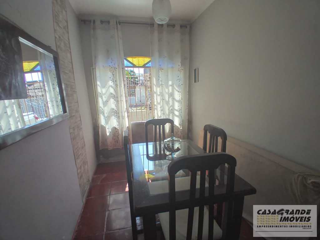 Casa em Praia Grande, no bairro Mirim
