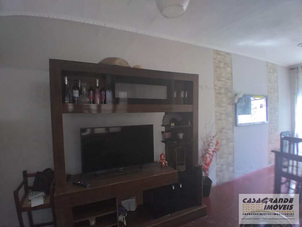 Casa em Praia Grande, no bairro Mirim