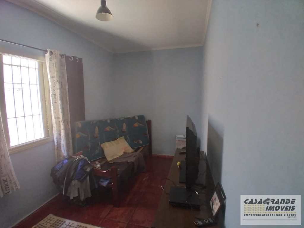 Casa em Praia Grande, no bairro Mirim