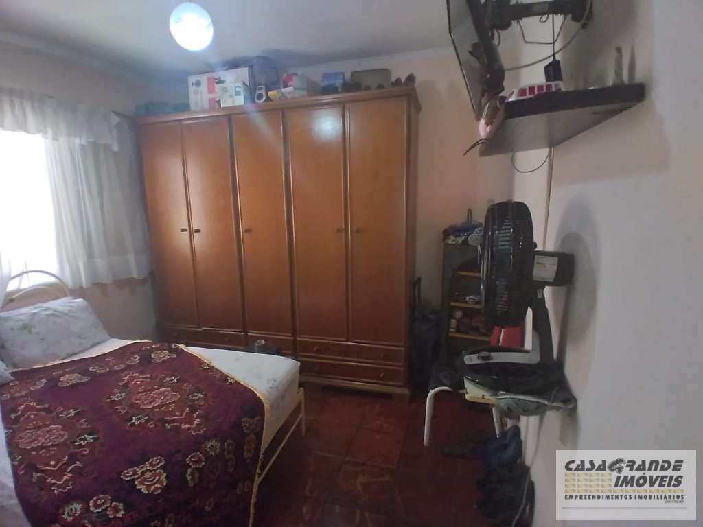 Casa em Praia Grande, no bairro Mirim