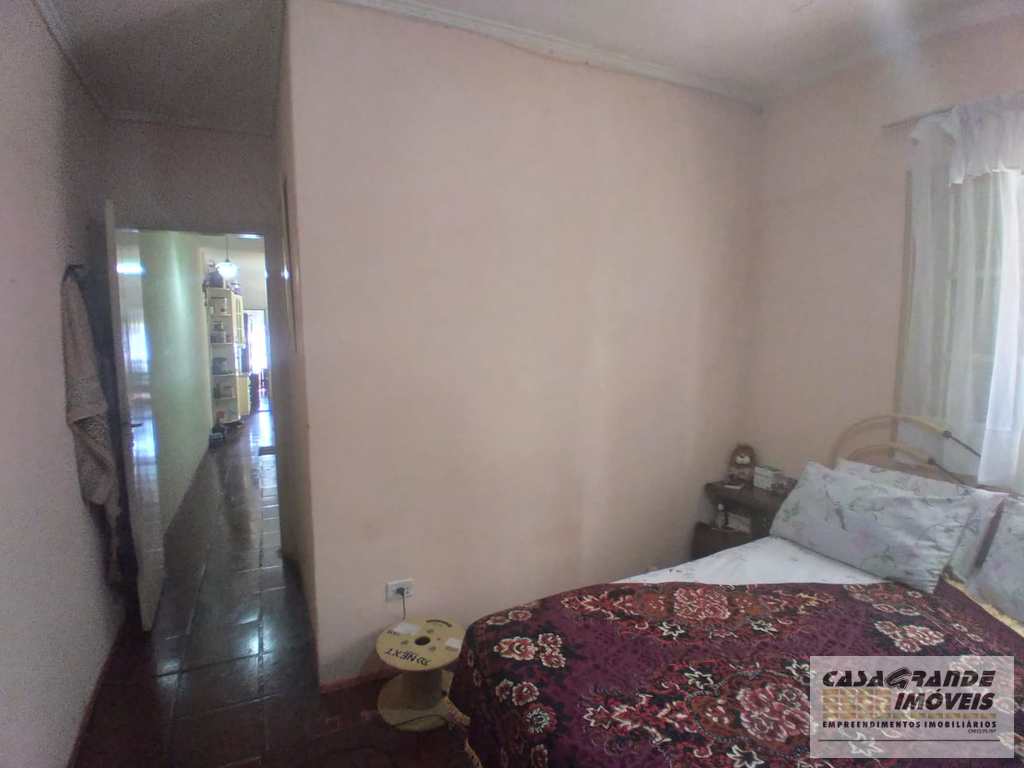 Casa em Praia Grande, no bairro Mirim