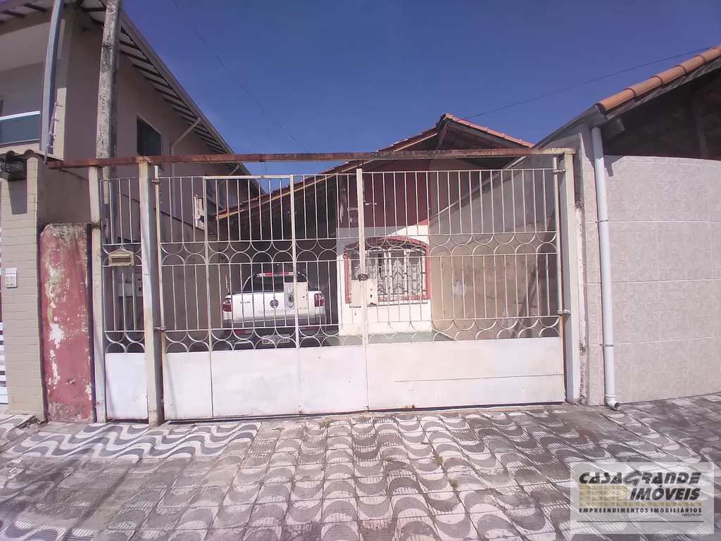 Casa em Praia Grande, no bairro Mirim