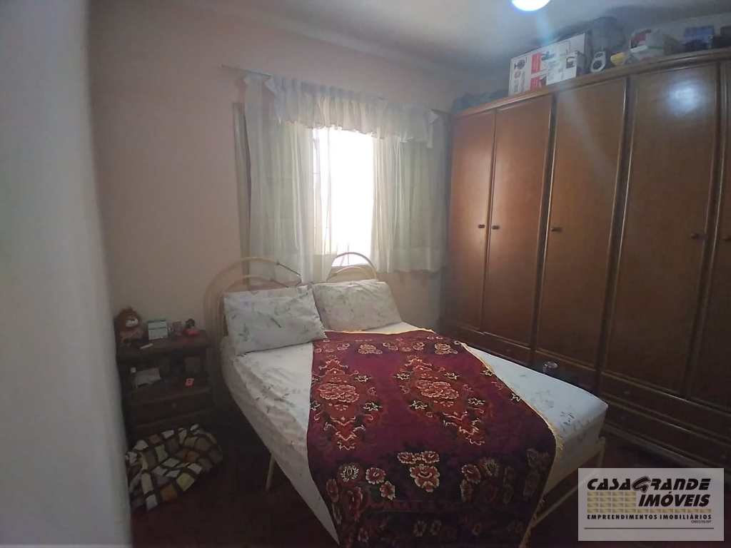 Casa em Praia Grande, no bairro Mirim