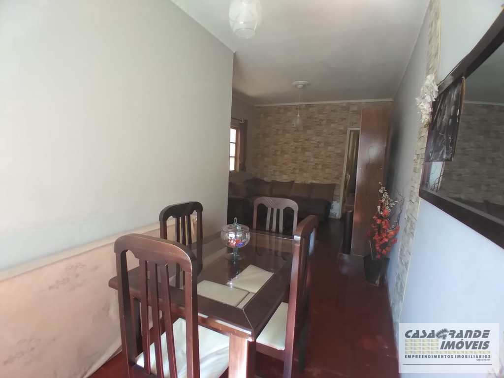 Casa em Praia Grande, no bairro Mirim