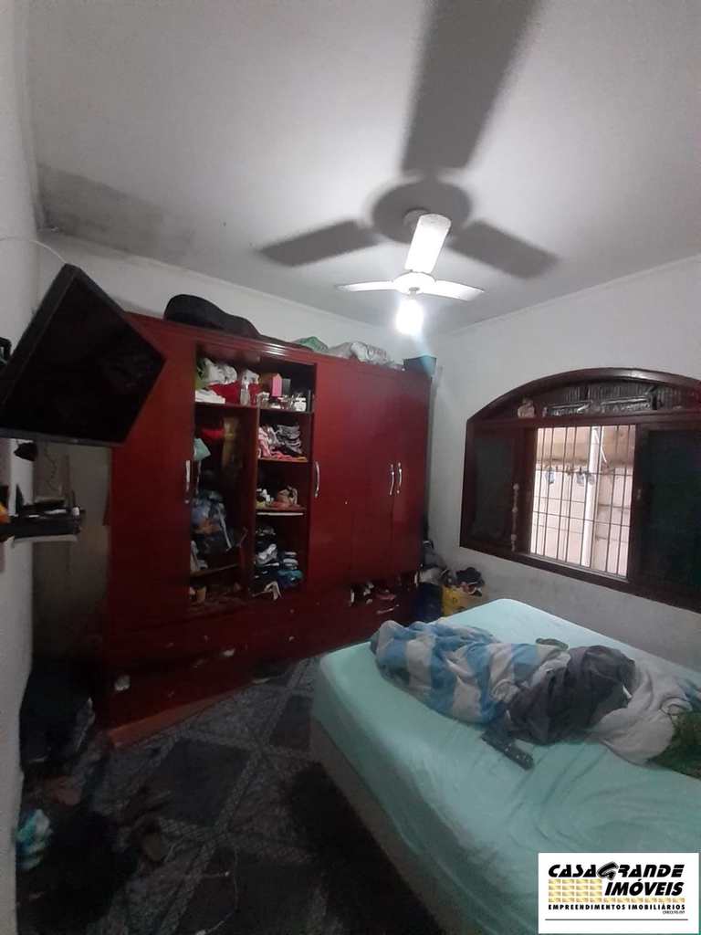 Casa em Praia Grande, no bairro CaiÃ§ara