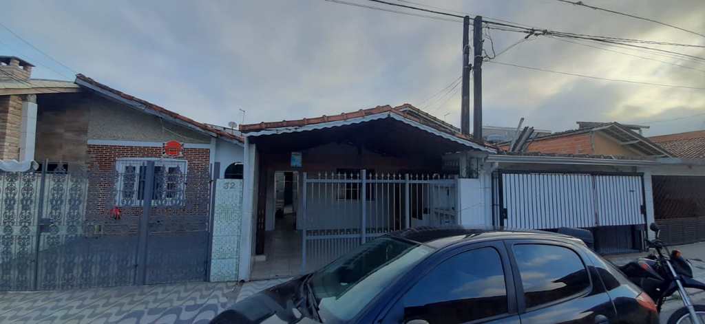 Casa em Praia Grande, no bairro Ocian