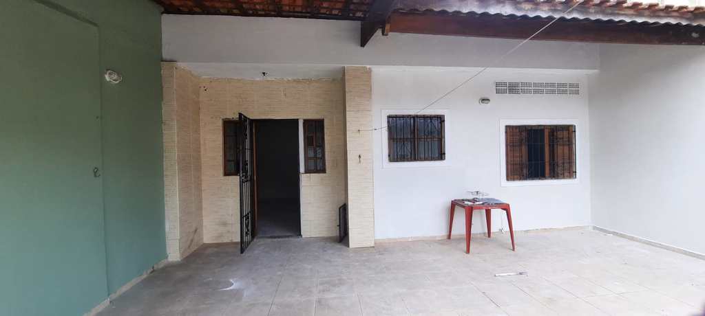Casa em Praia Grande, no bairro CaiÃ§ara