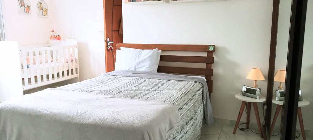 Sobrado em Praia Grande, no bairro MaracanÃ£