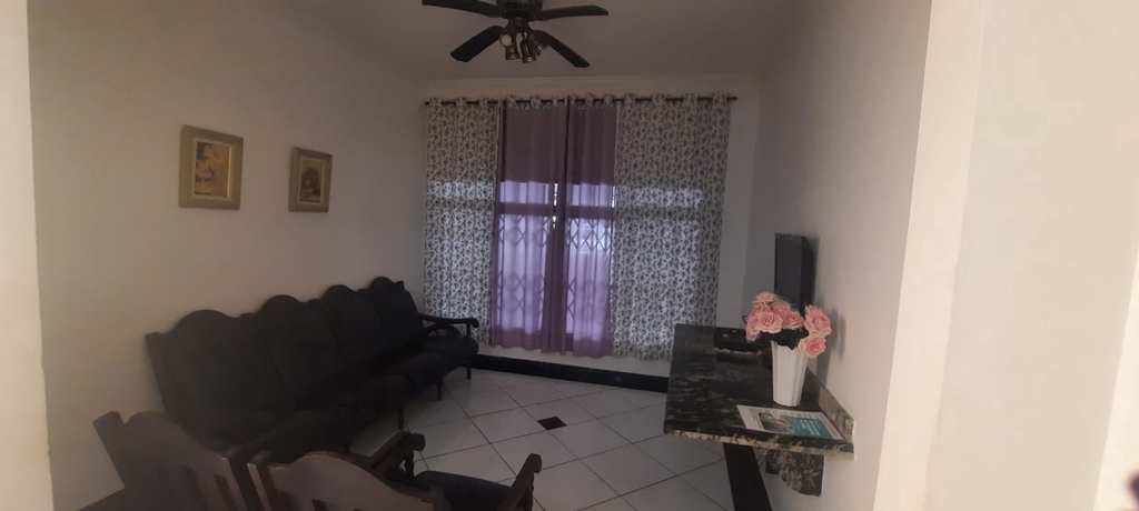 Casa em Praia Grande, no bairro CaiÃ§ara