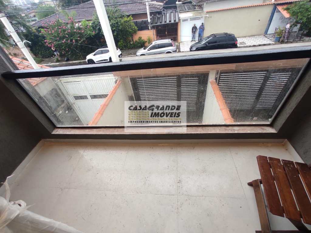 Sobrado em Praia Grande, no bairro CaiÃ§ara