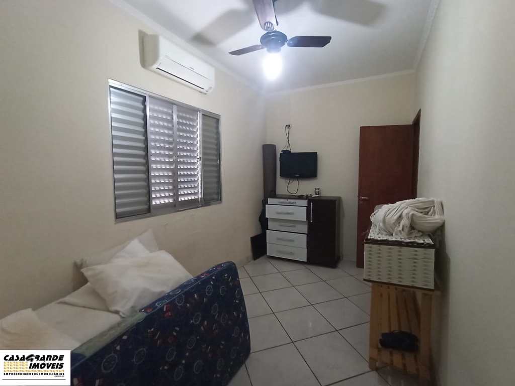 Casa em Praia Grande, no bairro MaracanÃ£