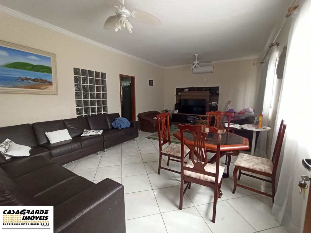 Casa em Praia Grande, no bairro MaracanÃ£