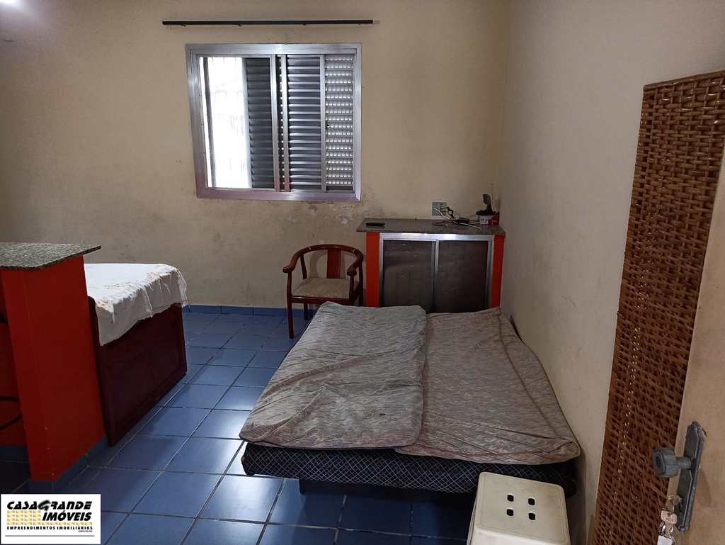 Kitnet em Praia Grande, no bairro MaracanÃ£