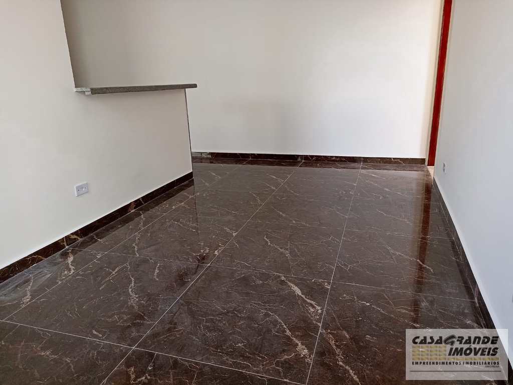 Casa em Praia Grande, no bairro CaiÃ§ara