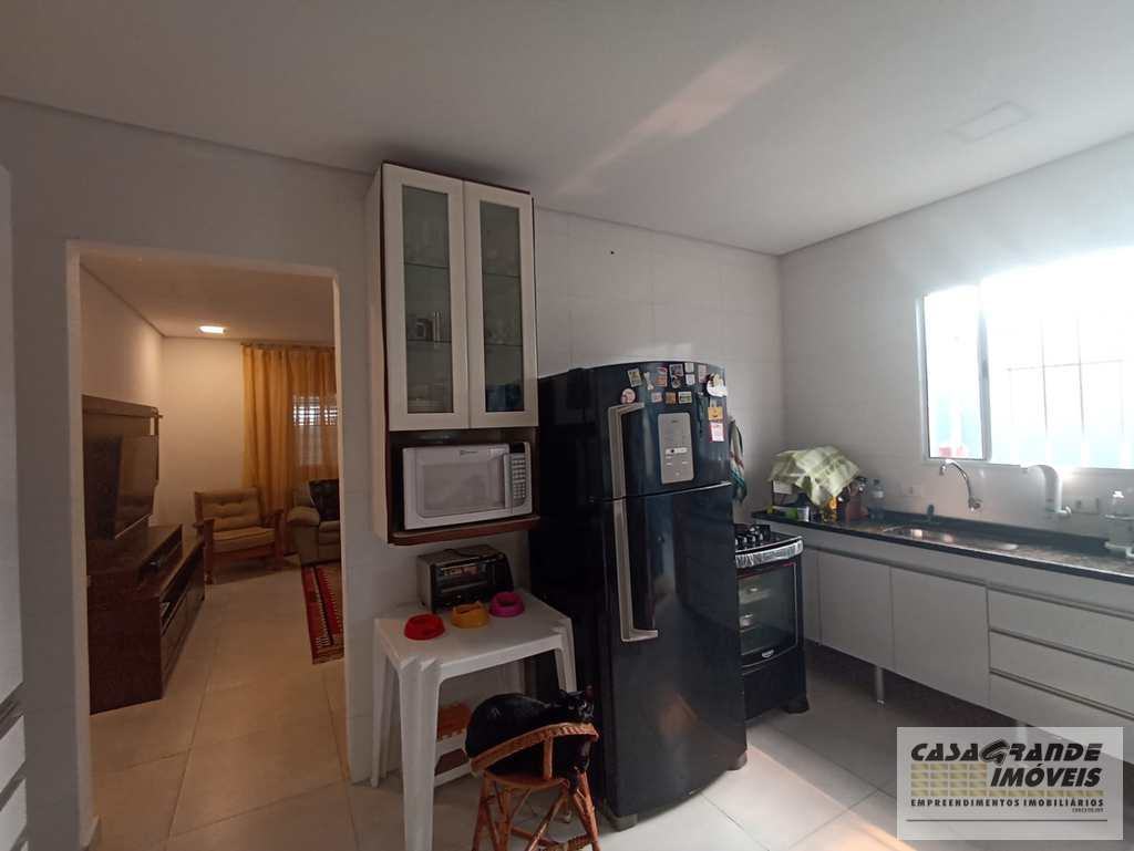 Casa em Praia Grande, no bairro Tupi