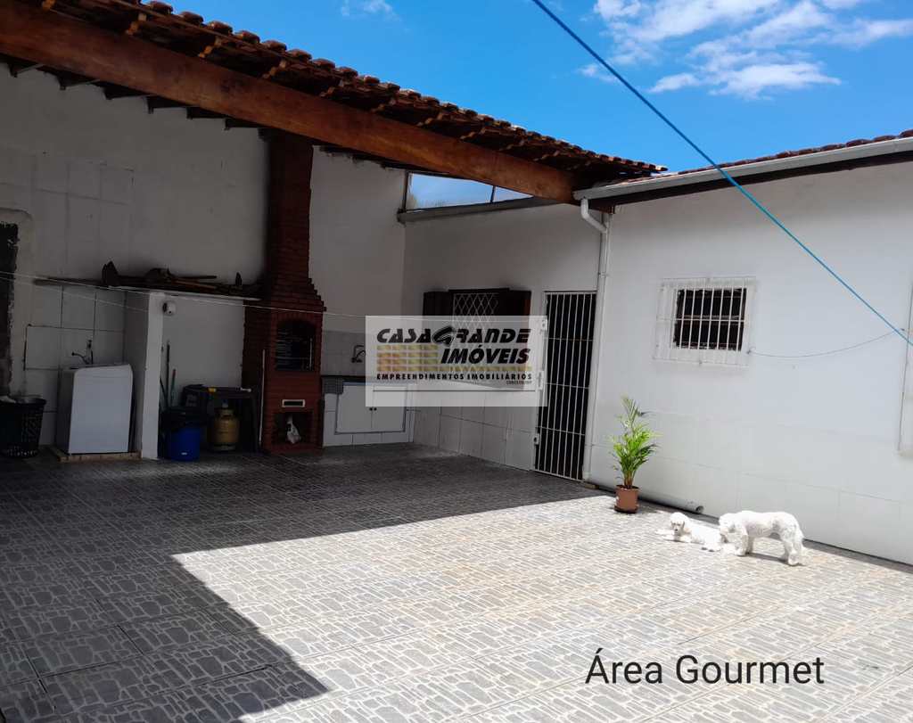 Casa em Praia Grande, no bairro Real