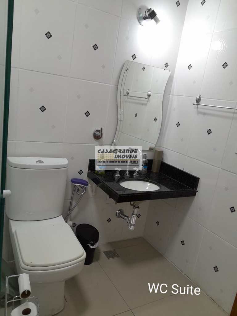 Casa em Praia Grande, no bairro Real