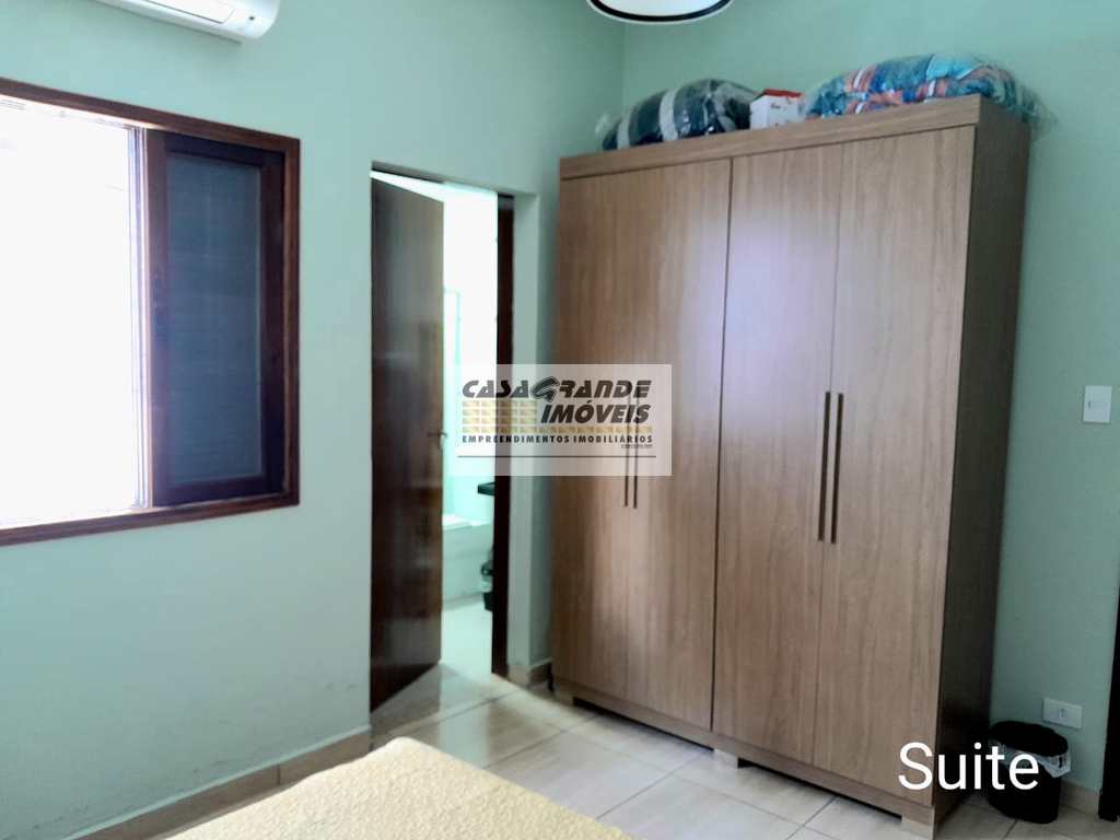 Casa em Praia Grande, no bairro Real