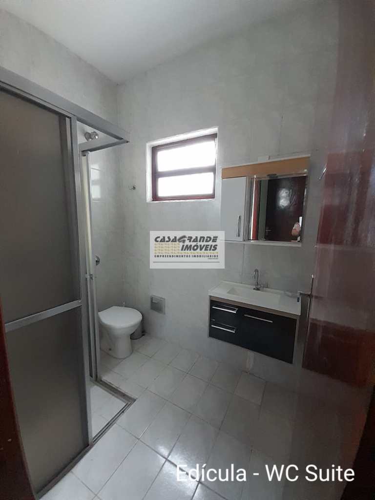 Casa em Praia Grande, no bairro Real