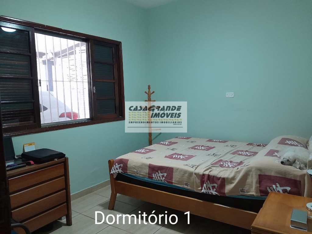 Casa em Praia Grande, no bairro Real