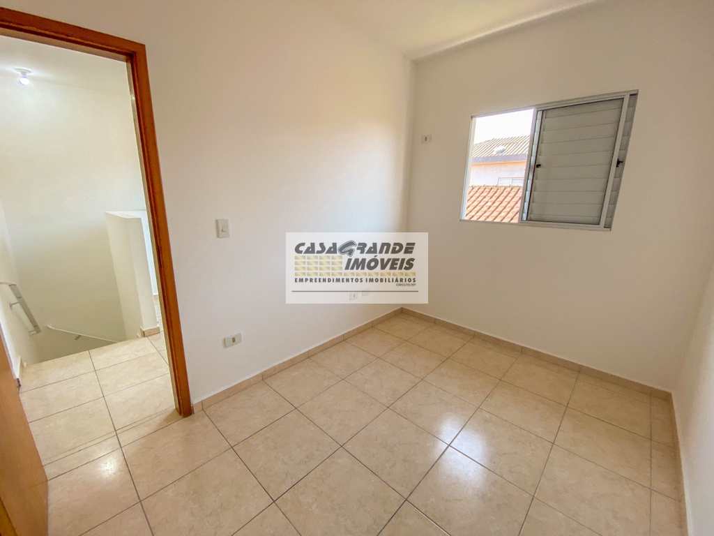 Casa de CondomÃ­nio em Praia Grande, no bairro Samambaia