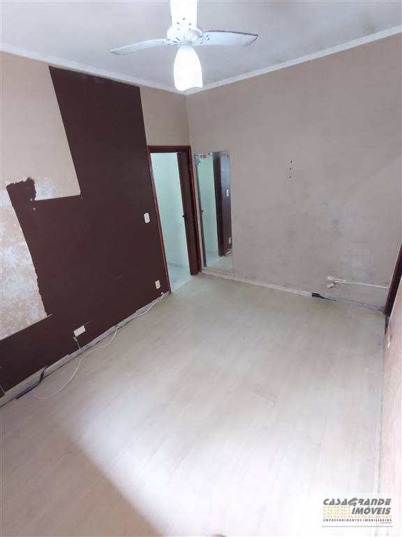 Casa em Praia Grande, no bairro Mirim