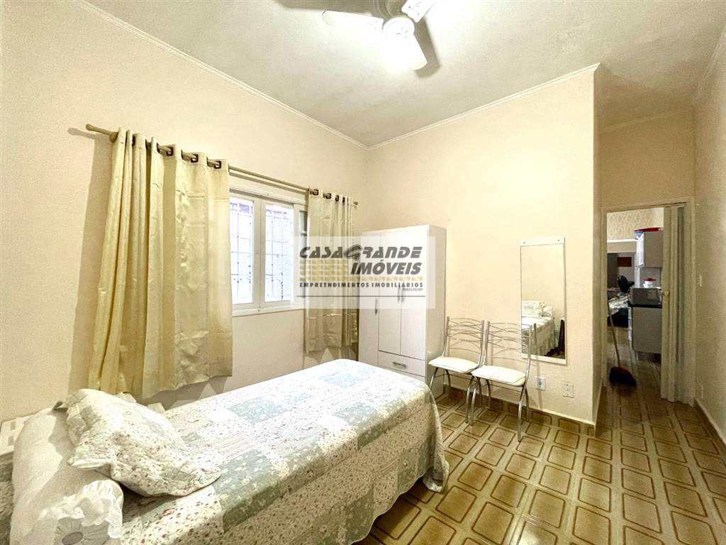 Casa em Praia Grande, no bairro Tupi