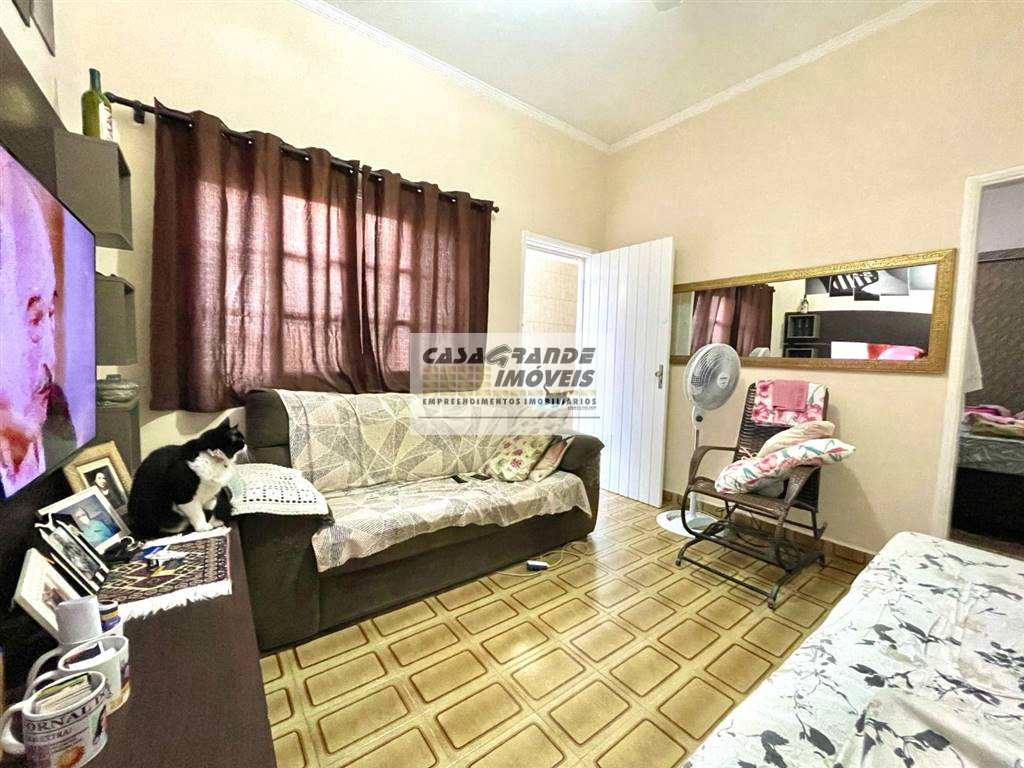 Casa em Praia Grande, no bairro Tupi