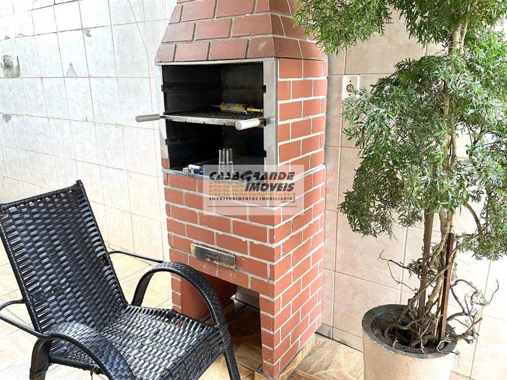 Casa em Praia Grande, no bairro Tupi