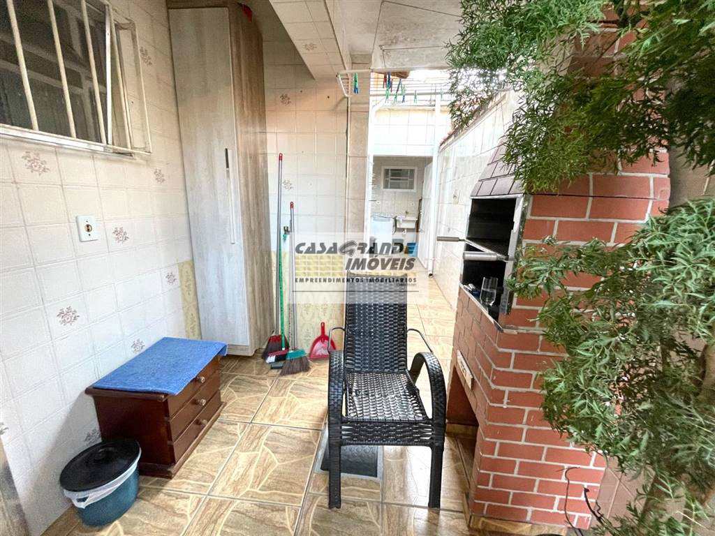 Casa em Praia Grande, no bairro Tupi