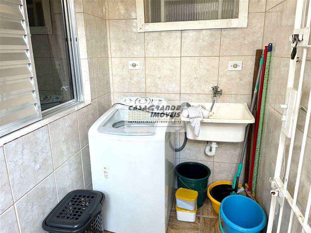 Casa em Praia Grande, no bairro Tupi