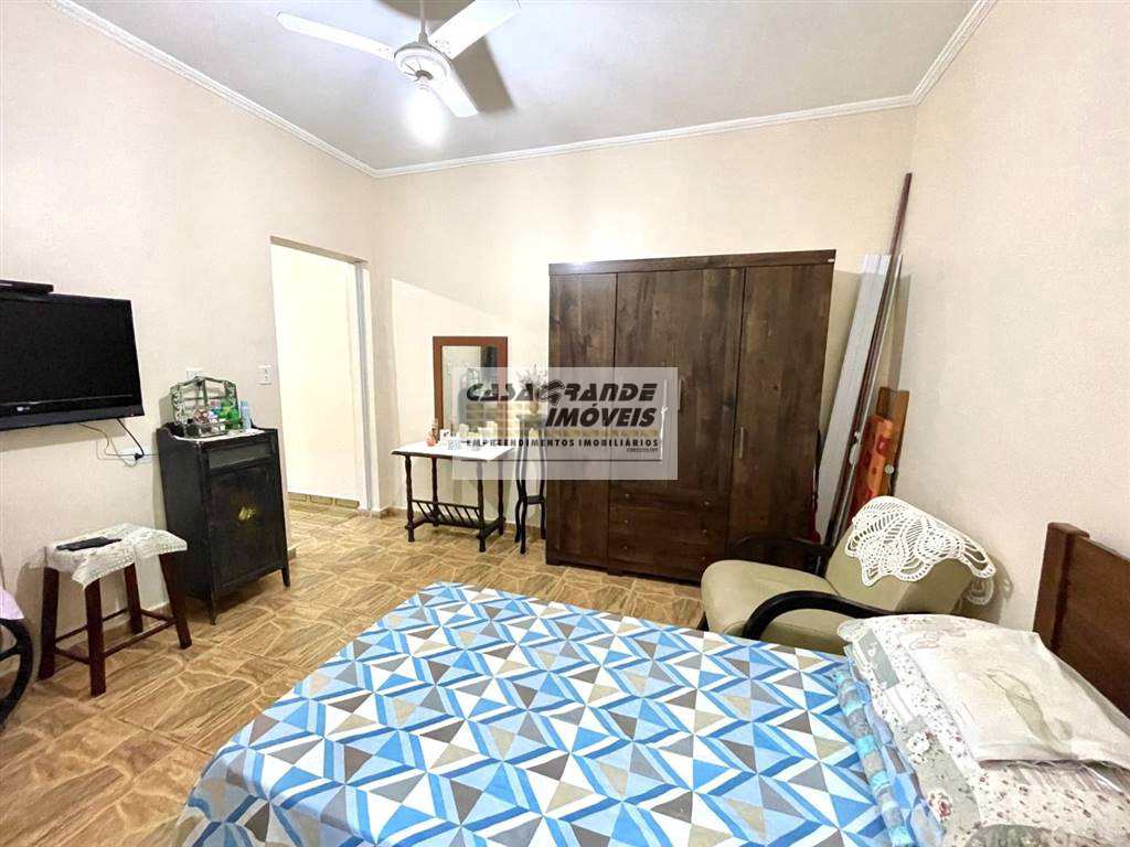 Casa em Praia Grande, no bairro Tupi