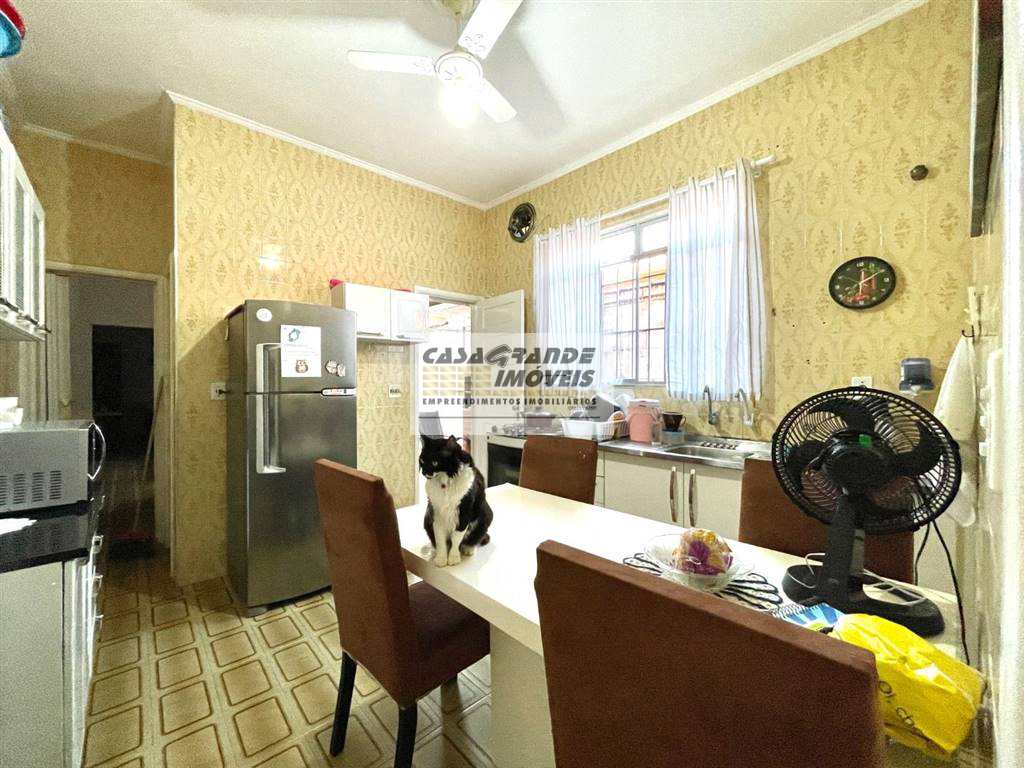 Casa em Praia Grande, no bairro Tupi