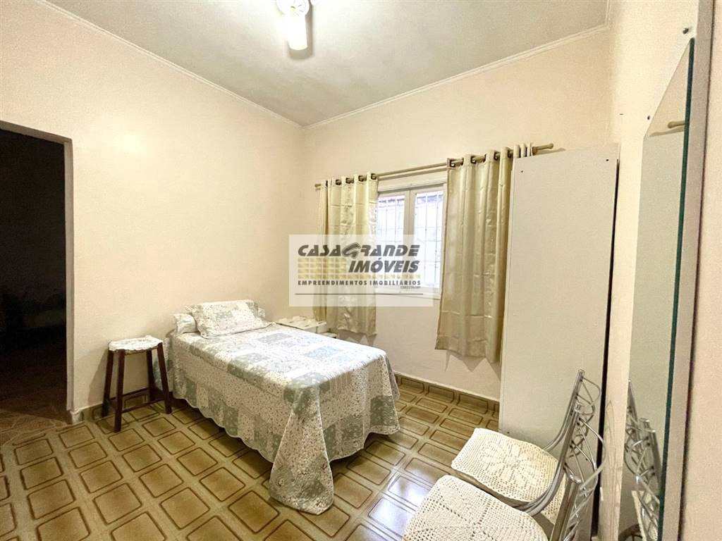 Casa em Praia Grande, no bairro Tupi