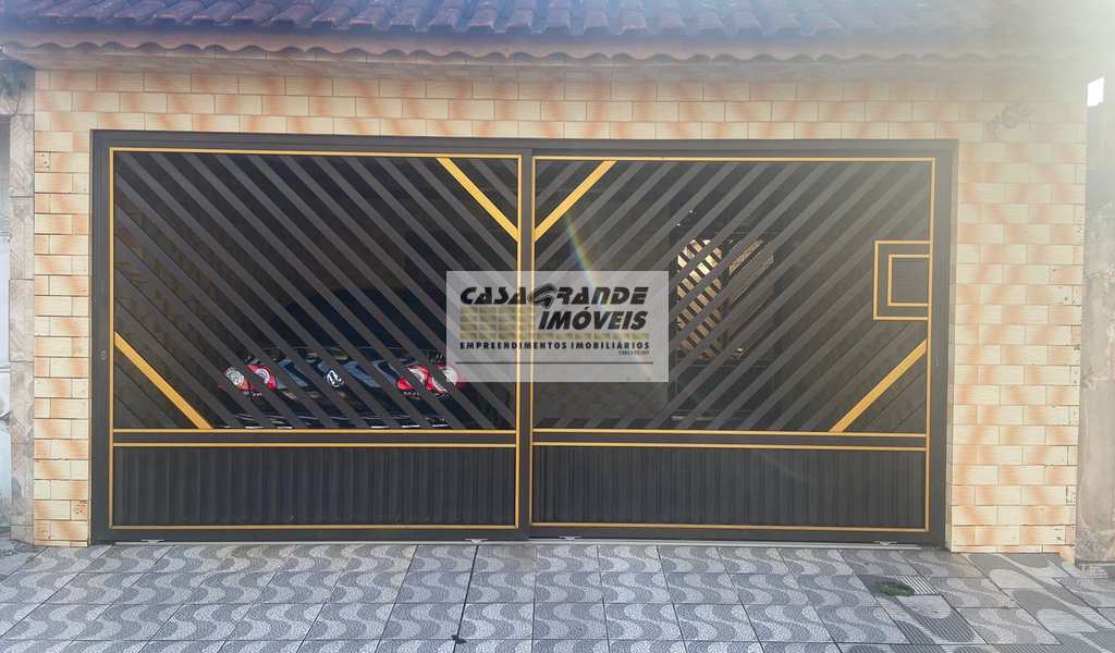 Sobrado em Praia Grande, bairro MaracanÃ£
